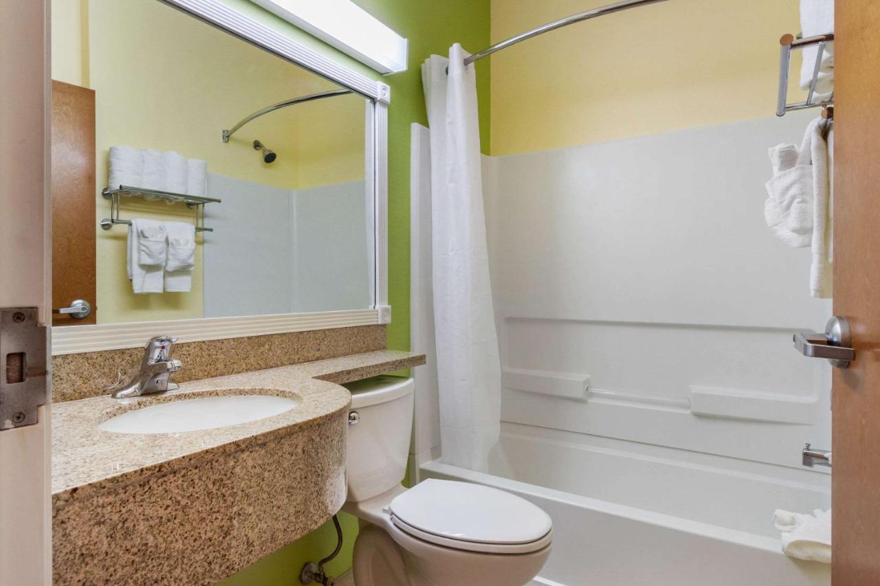 Quality Inn & Suites Lehigh Acres Fort Myers Extérieur photo