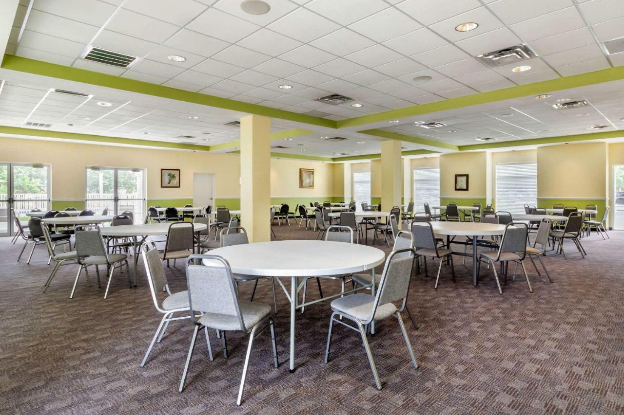 Quality Inn & Suites Lehigh Acres Fort Myers Extérieur photo