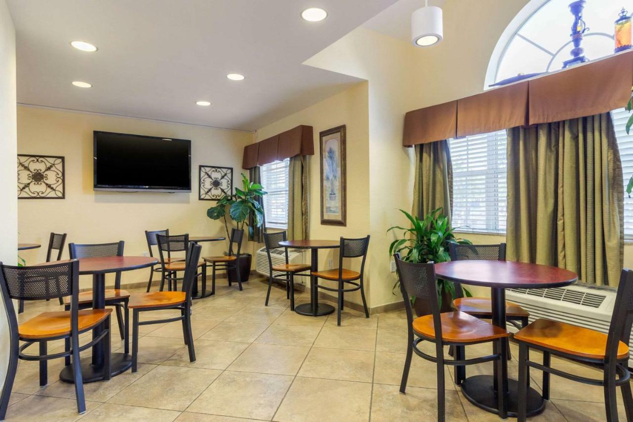 Quality Inn & Suites Lehigh Acres Fort Myers Extérieur photo