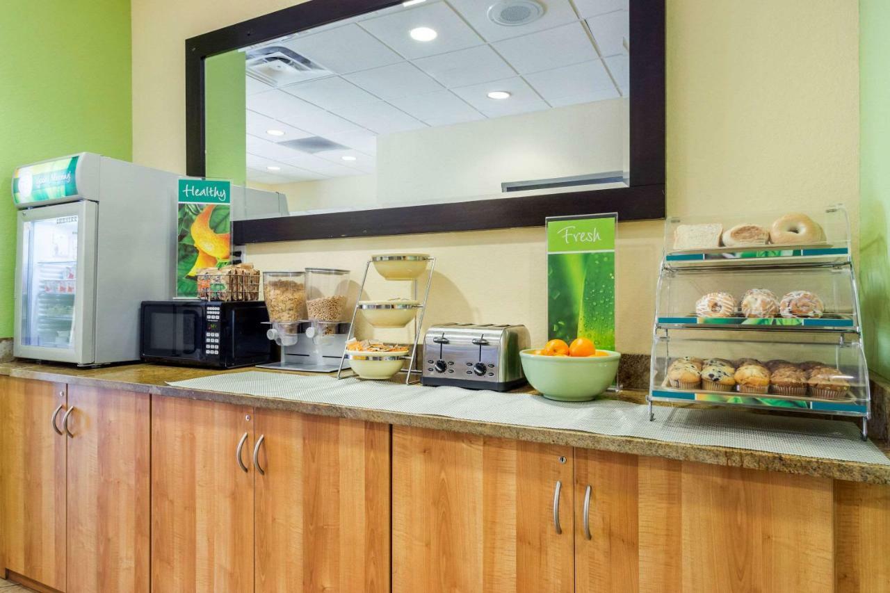 Quality Inn & Suites Lehigh Acres Fort Myers Extérieur photo